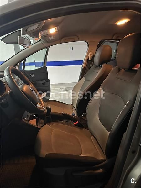 Gris / plata Usado 2013 Renault Captur Zen SUV | 8300 € (Precio justo) - Imagen 1/4