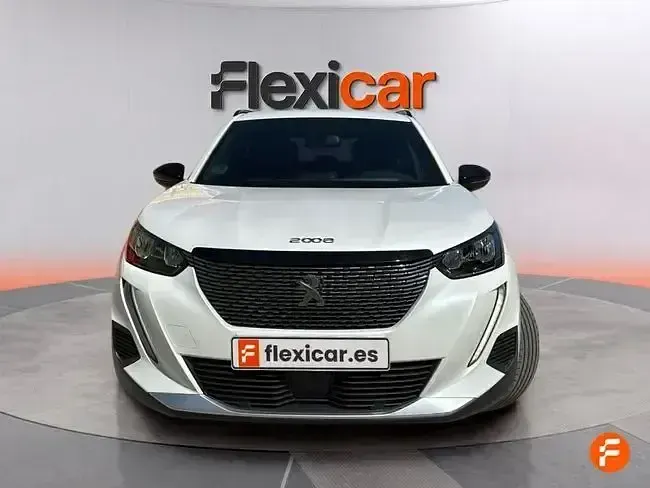 Usado Peugeot 2008 Allure 100 CV (73 kW) 2023 Blanco SUV