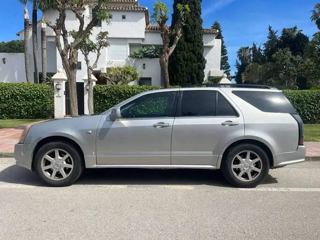 Usado Cadillac SRX 258 CV (189 kW) 2005 Plateado SUV