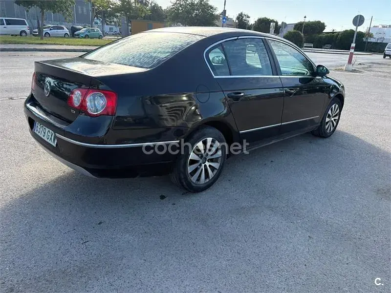 Usado VW Passat Edition 110 CV (80 kW) 2010 Negro Berlina