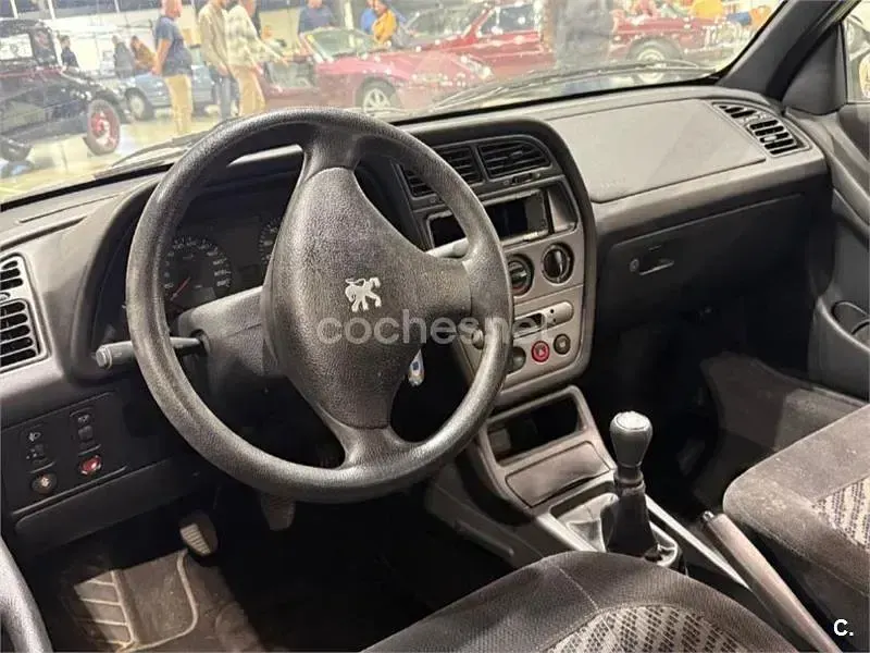 Usado Peugeot 306 Cabriolet 90 CV (66 kW) 1999 Azul Descapotable