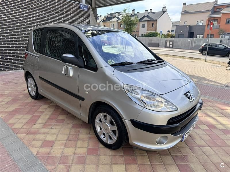 Gris / plata Usado 2005 Peugeot 1007 Utilitario | 2600 € (Super precio) - Imagen 1/4