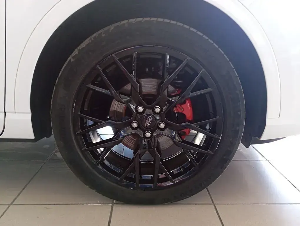 Usado Ford Kuga ST-Line X 225 CV (165 kW) 2023 Blanco SUV