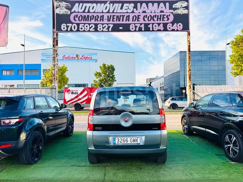 Usado Fiat Qubo Trekking 75 CV (55 kW) 2009 Gris / plata Monovolumen