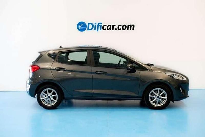 Usado Ford Fiesta Trend+ 87 CV (63 kW) 2019 Gris Utilitario
