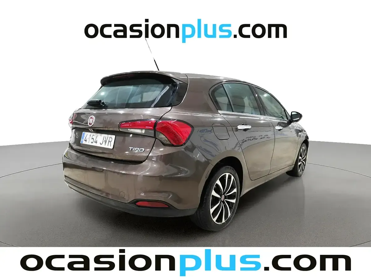 Usado Fiat Tipo Lounge 95 CV (69 kW) 2016 Marrón Berlina
