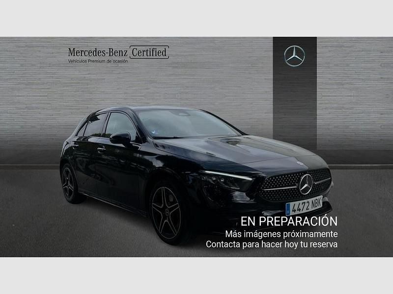 Usado Mercedes A250 AMG line 218 CV (160 kW) 2025 Blanco Berlina