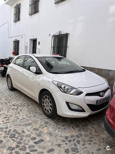 Usado Hyundai i30 Base 90 CV (66 kW) 2012 Blanco Berlina
