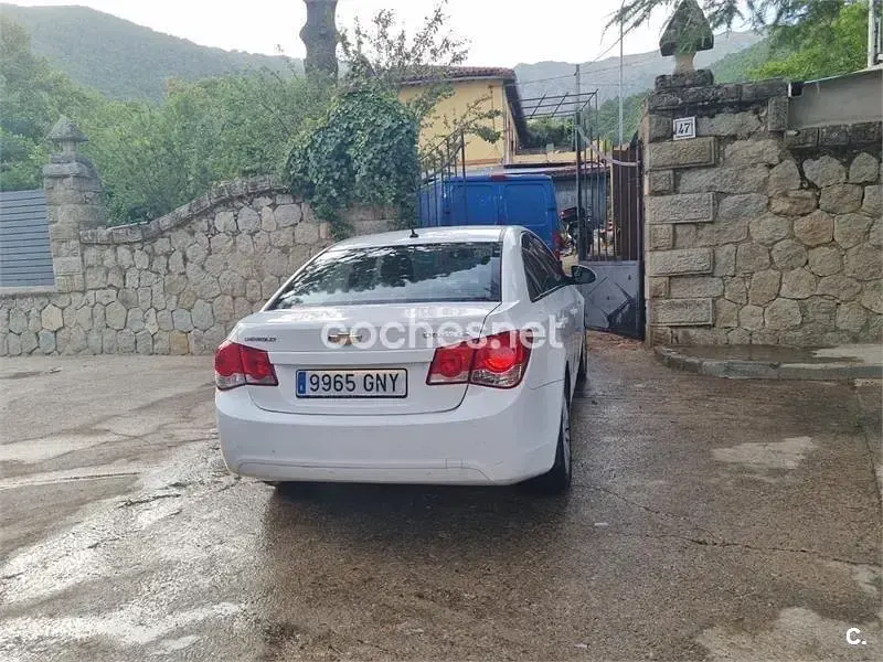 Usado Chevrolet Cruze LS 113 CV (83 kW) 2009 Blanco Berlina