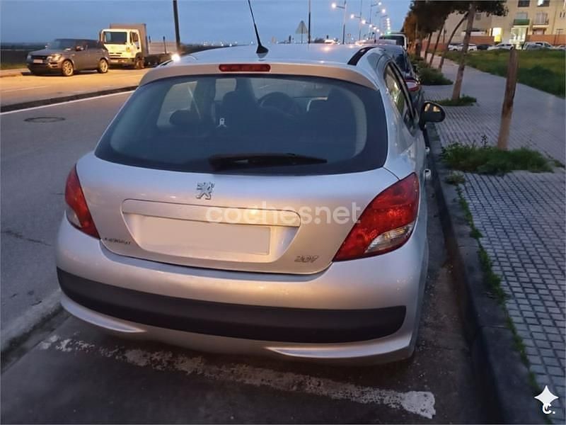 Usado Peugeot 207 Sport 70 CV (51 kW) 2009 Gris / plata Berlina