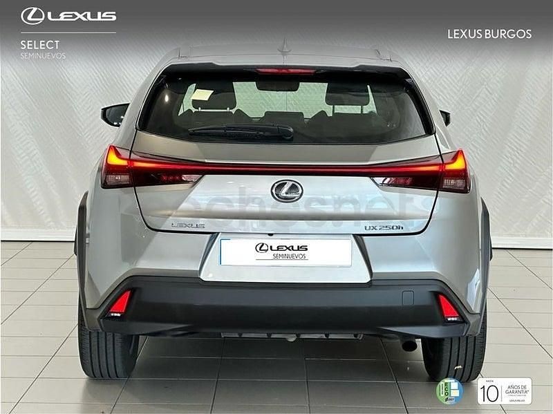Usado Lexus UX Business Edition 184 CV (135 kW) 2022 Gris / plata SUV
