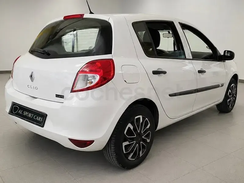 Usado Renault Clio IV Authentique 75 CV (55 kW) 2013 Blanco Berlina