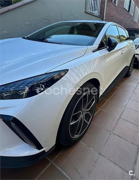 Usado MG MG4 EV Luxury 2023 Eléctrico Utilitario