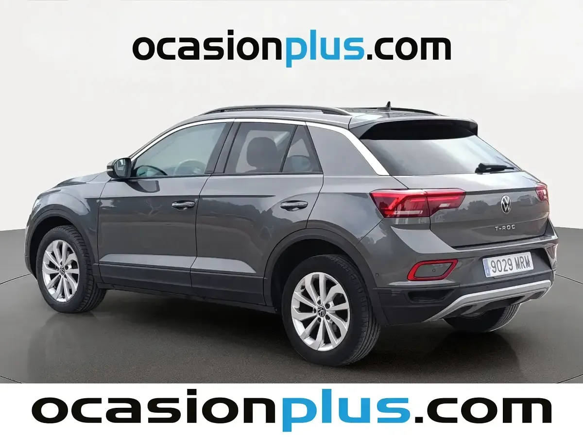 Usado VW T-Roc Life 110 CV (80 kW) 2024 Gris SUV
