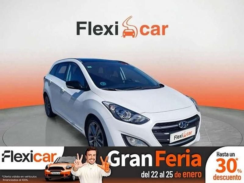 Blanco Usado 2015 Hyundai i30 Familiar | 9990 € (Precio justo) - Imagen 1/4