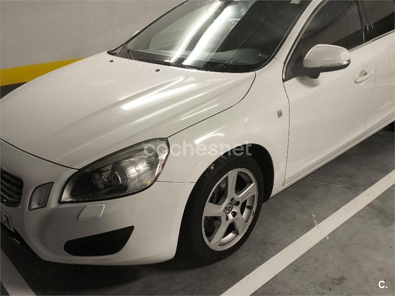 Blanco Usado 2011 Volvo V60 Momentum Familiar | 12.000 € - Imagen 1/4