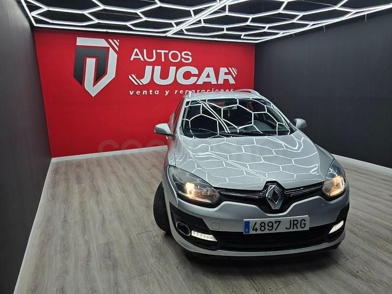 Usado Renault Mégane GrandTour Business 110 CV (80 kW) 2016 Gris / plata Familiar