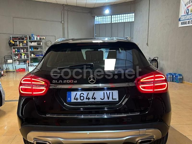 Usado Mercedes GLA200 Urban 136 CV (100 kW) 2016 Negro SUV