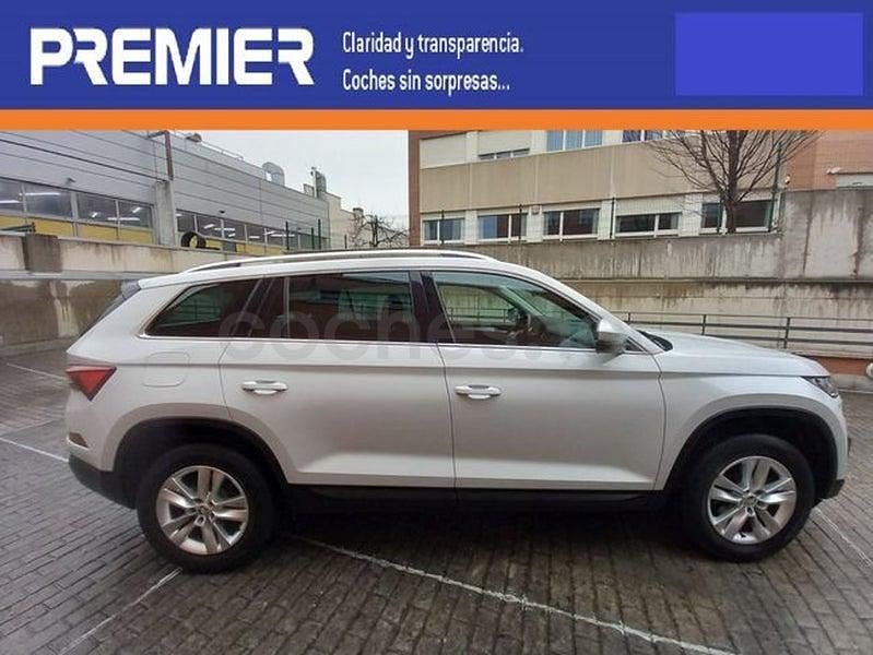 Usado Skoda Kodiaq Ambition 150 CV (110 kW) 2022 Blanco SUV