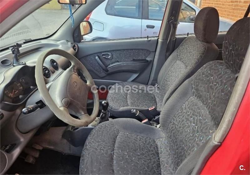 Rojo Usado 2001 Hyundai Atos GLS Utilitario | 850 € (Un poco caro) - Imagen 1/4