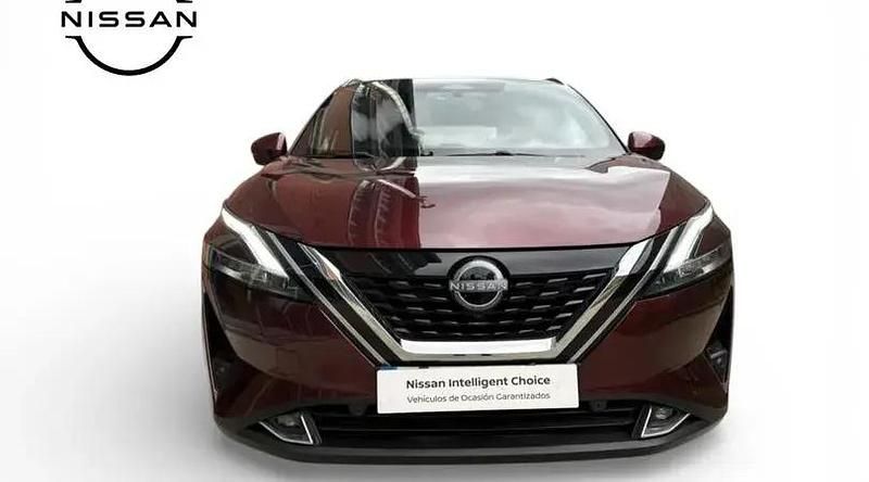 Usado Nissan Qashqai Tekna 190 CV (139 kW) 2023 Burgundy (metalizada) SUV