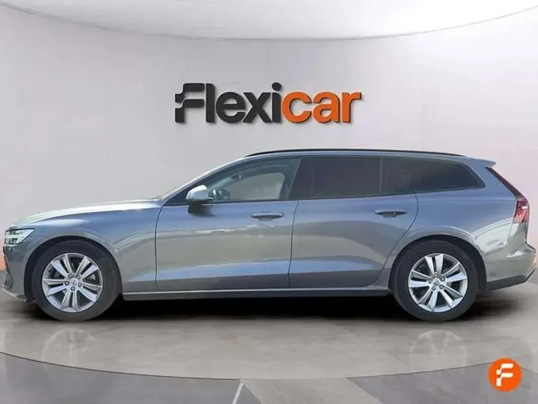 Usado Volvo V60 Momentum 150 CV (110 kW) 2019 Negro Familiar