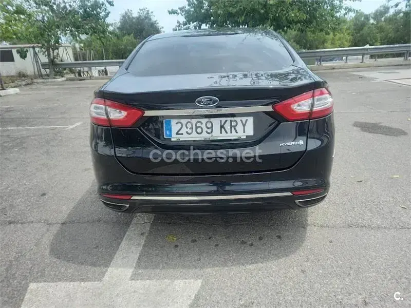 Usado Ford Mondeo Vignale 187 CV (137 kW) 2018 Negro Berlina