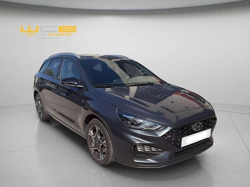 Usado Hyundai i30 N Line 120 CV (88 kW) 2023 Gris Familiar