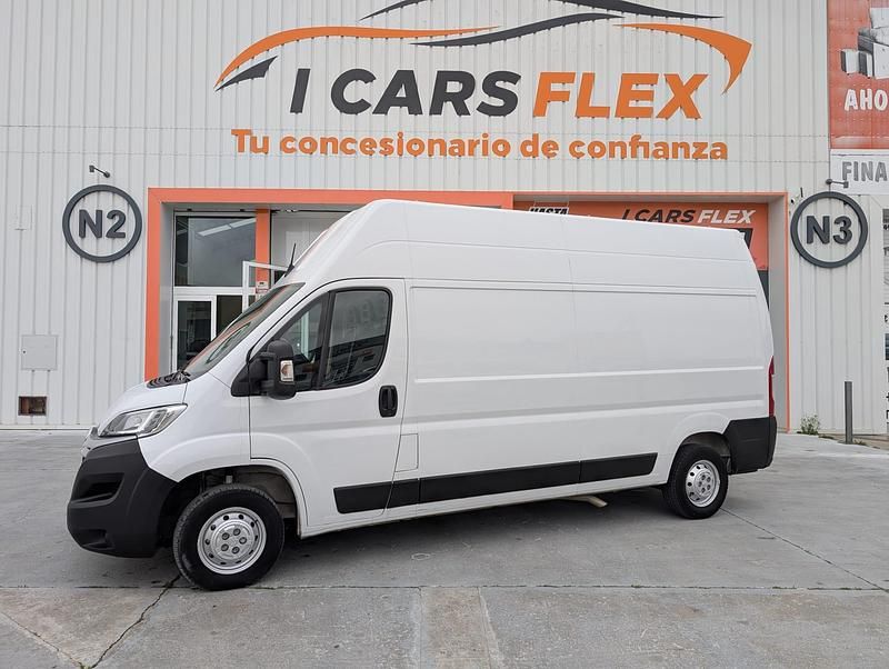 Usado Citroën Jumper 140 CV (102 kW) 2023 Blanco Monovolumen