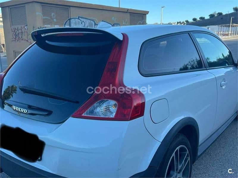 Blanco Usado 2008 Volvo C30 Momentum Utilitario | 5000 € (Precio justo) - Imagen 1/4