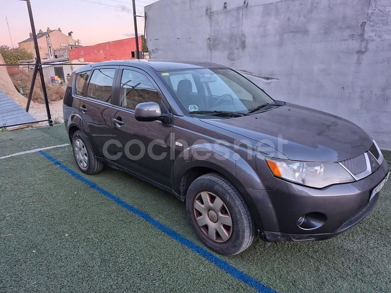Beige Usado 2007 Mitsubishi Outlander Intense SUV | 6499 € (Super precio) - Imagen 1/4