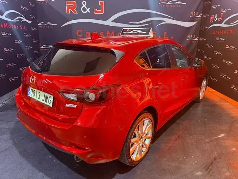 Usado Mazda 3 Luxury 120 CV (88 kW) 2017 Rojo Berlina