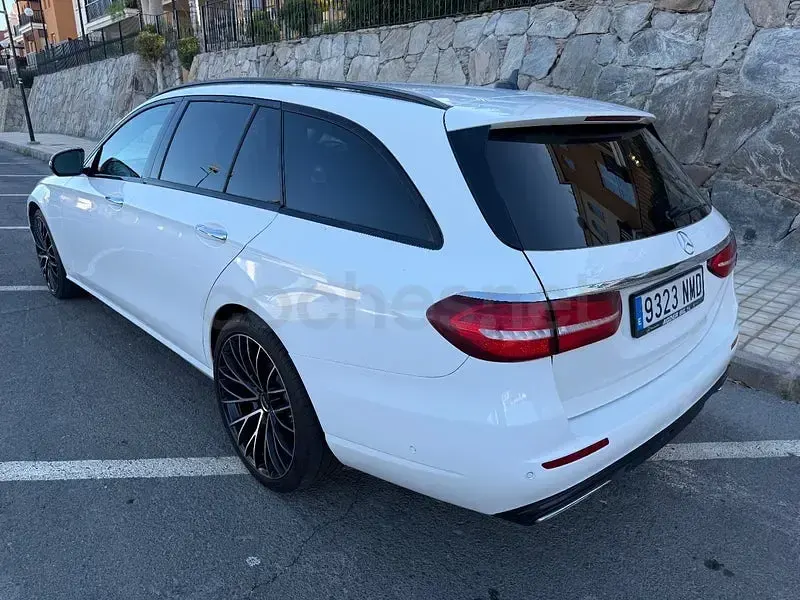 Usado Mercedes E220 194 CV (142 kW) 2017 Blanco Familiar