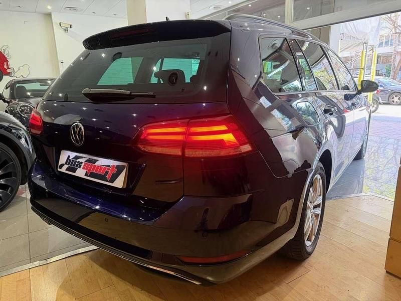 Usado VW Golf VIII 116 CV (85 kW) 2020 Azul Familiar