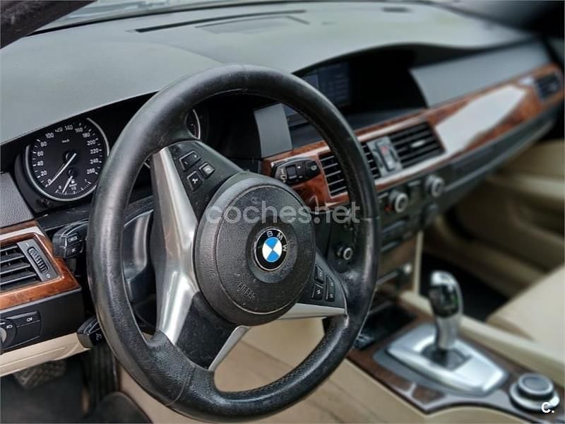 Usado BMW 530 Sport Line 235 CV (172 kW) 2010 Negro Berlina