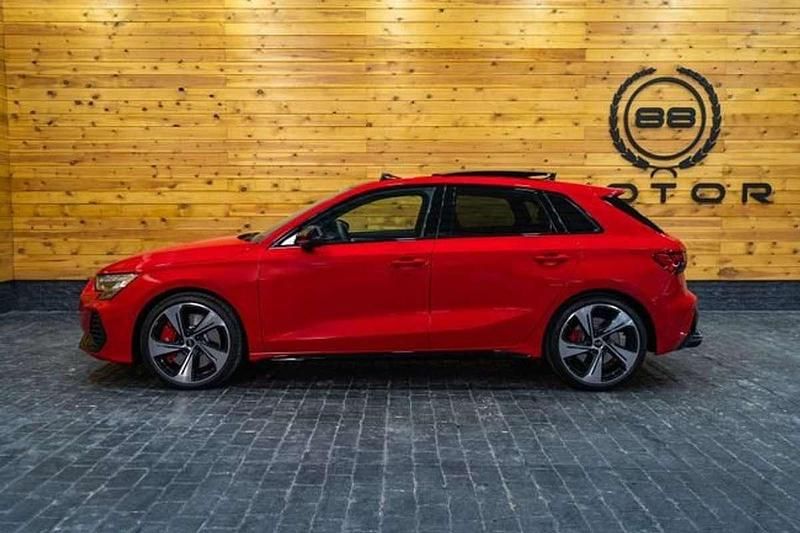 Usado Audi S3 Sportback Sport 333 CV (244 kW) 2024 Rojo Utilitario