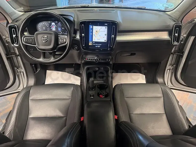 Usado Volvo XC40 190 CV (139 kW) 2019 Gris / plata SUV