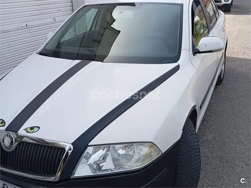 Usado Skoda Octavia 105 CV (77 kW) 2005 Blanco Berlina
