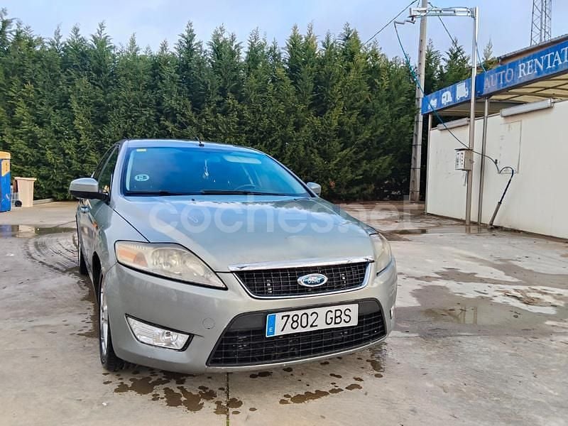 Usado Ford Mondeo Ambiente 125 CV (91 kW) 2009 Gris / plata Berlina