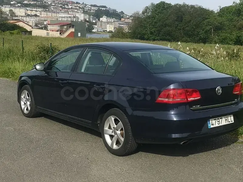 Usado VW Passat Edition 105 CV (77 kW) 2012 Blanco Berlina