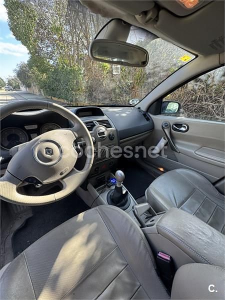 Usado Renault Mégane GrandTour Dynamique 150 CV (110 kW) 2006 Gris / plata Familiar