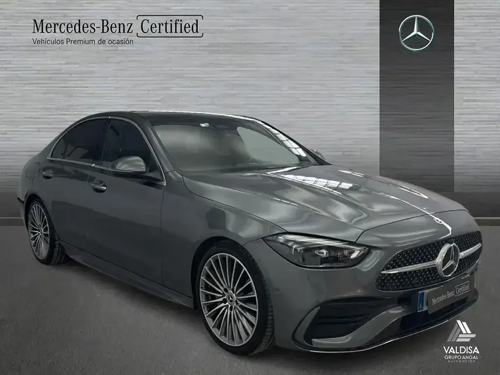 Usado Mercedes C220 AMG line 200 CV (147 kW) 2022 Gris selenita Berlina