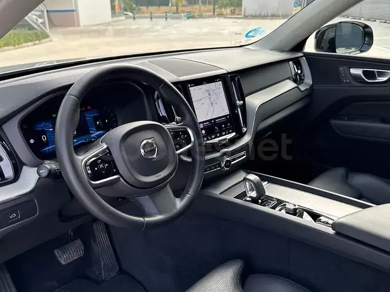 Usado Volvo XC60 Plus 197 CV (144 kW) 2023 Gris / plata SUV