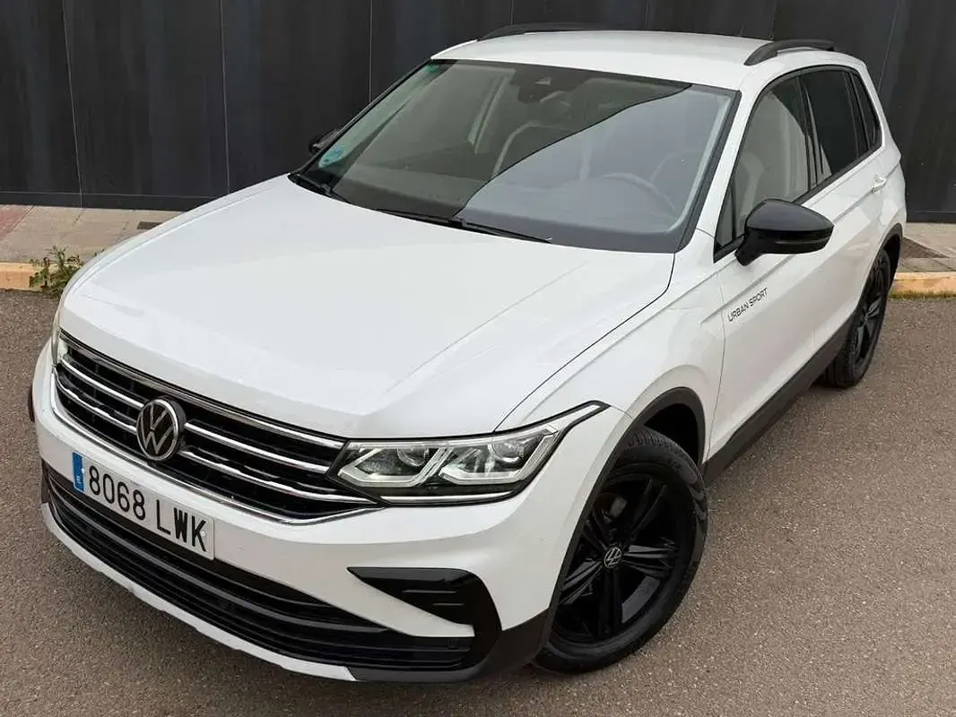 Usado VW Tiguan Sportline 150 CV (110 kW) 2022 Blanco SUV