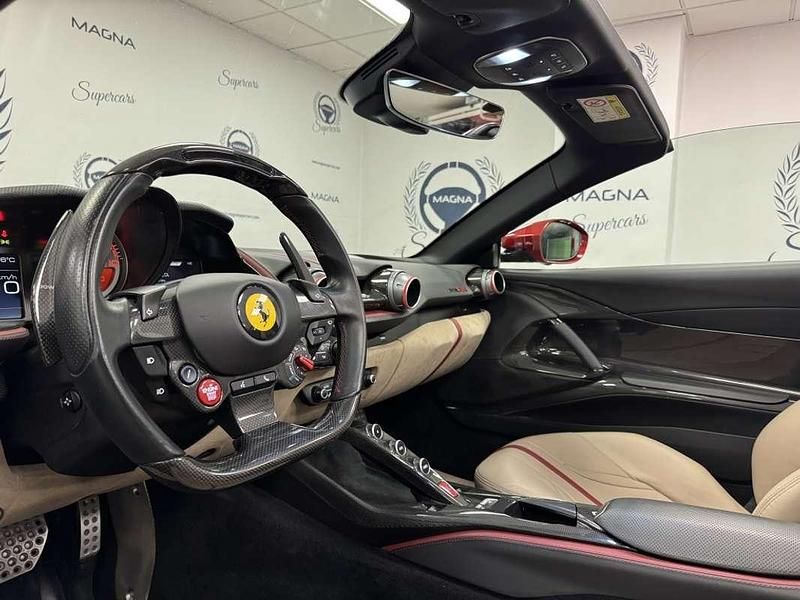 Usado Ferrari 812 799 CV (587 kW) 2021 Rojo Descapotable