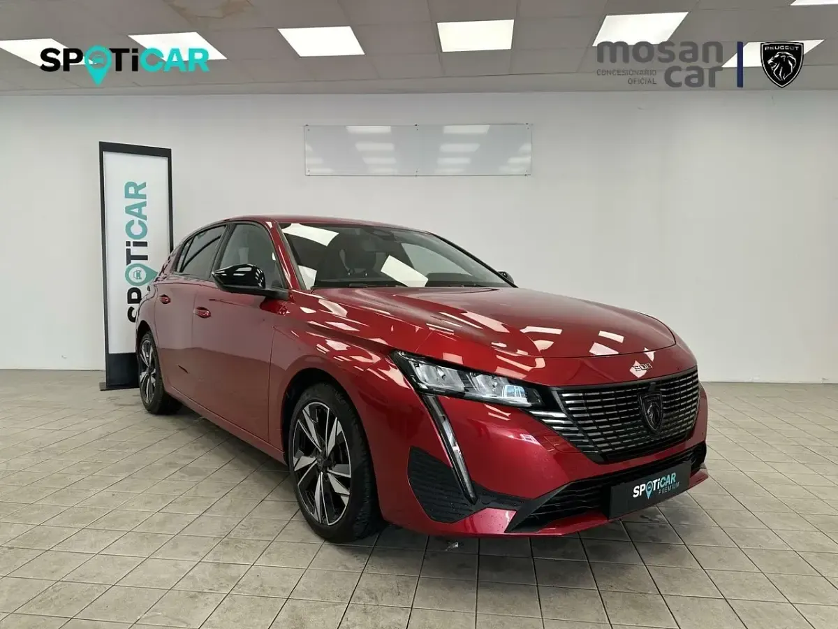Usado Peugeot 308 Style 131 CV (96 kW) 2023 Rojo Utilitario