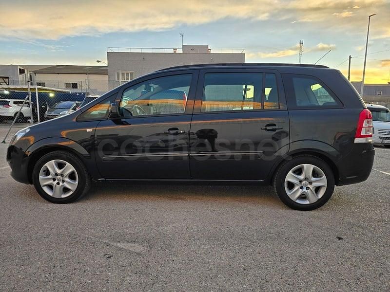Usado Opel Zafira Family 110 CV (80 kW) 2014 Negro Monovolumen