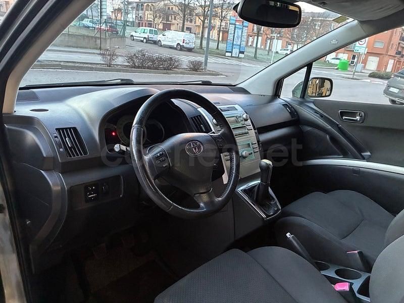 Usado Toyota Corolla Verso Luna 116 CV (85 kW) 2005 Gris / plata Monovolumen