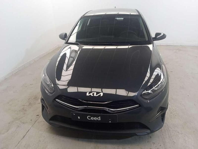 Gris Usado 2024 Kia Ceed Utilitario | 20.000 € (Precio justo) - Imagen 1/4