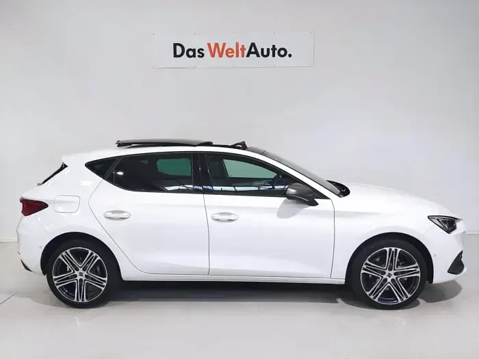 Usado Seat Leon FR 204 CV (150 kW) 2025 Blanco Berlina